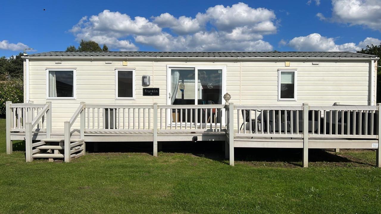 3 Bedroom, 6 Berth, Dog Friendly, * Belton with Browston