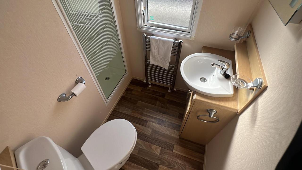 3 Bedroom, 6 Berth, Dog Friendly, Chalé Belton with Browston